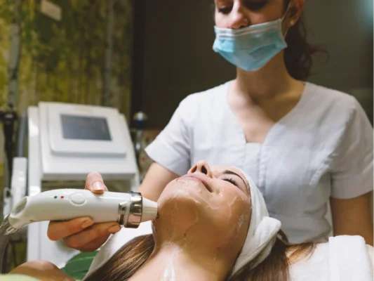 su-khac-biet-giua-spa-va-clinic